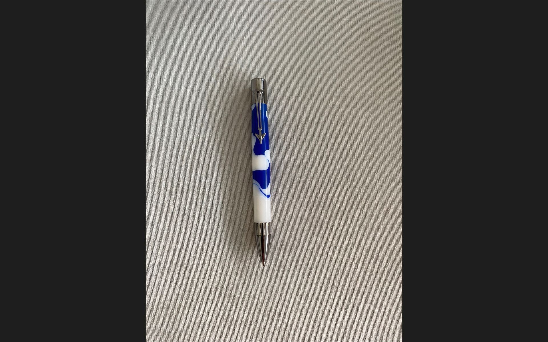 Airplane Pen